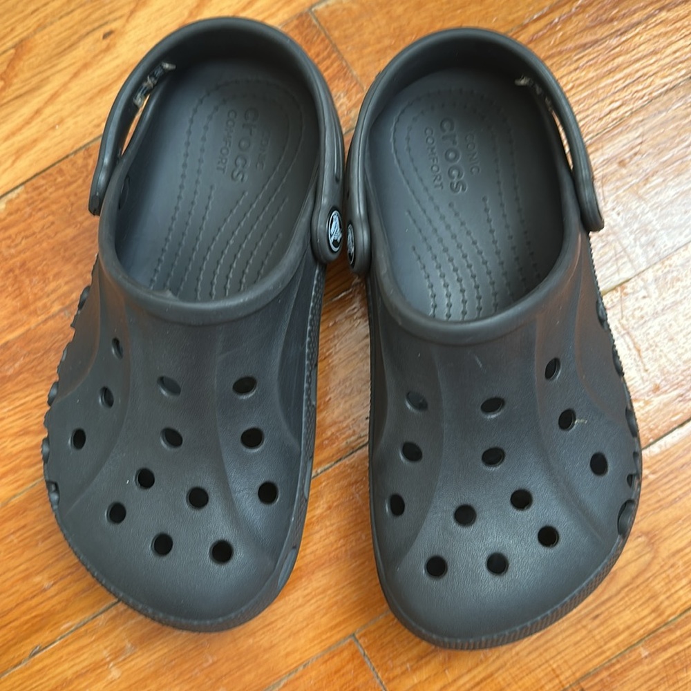 Crocs Black Clogs Size J 1 - Picture 7 of 7